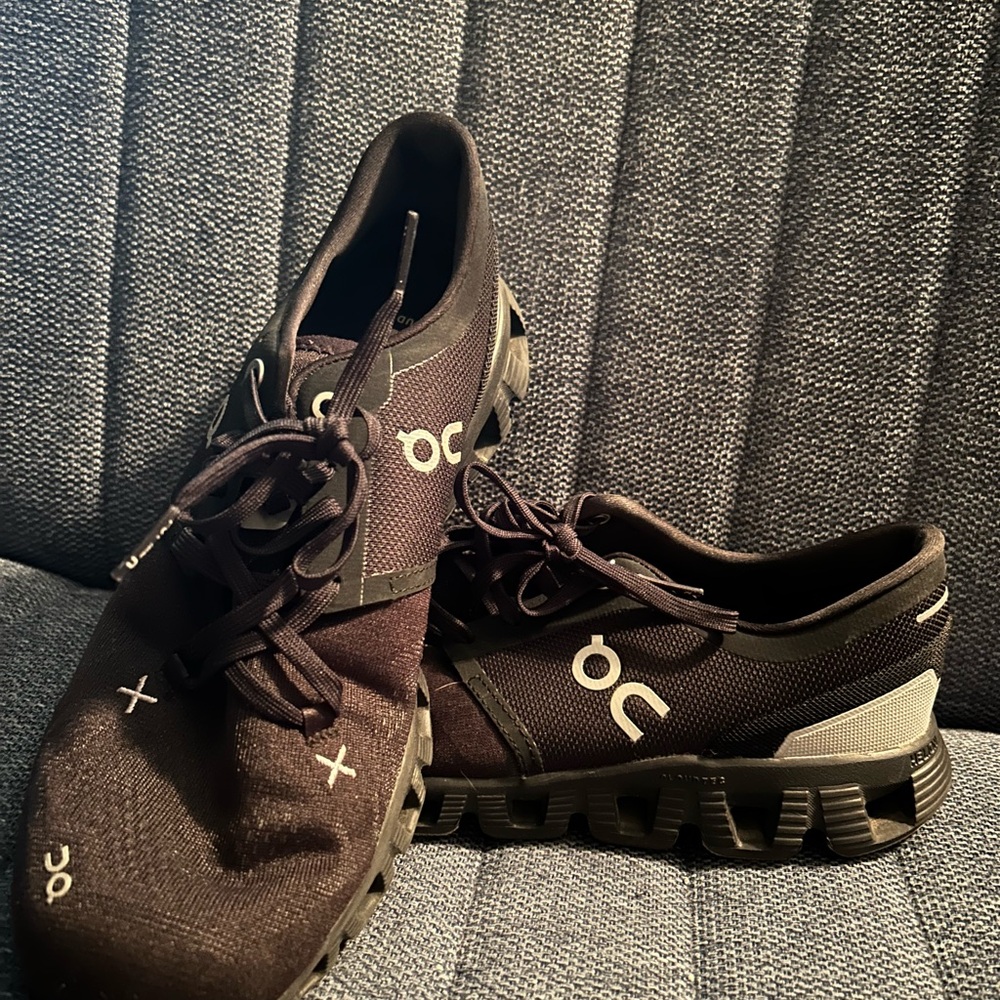 On Running Black Athletic Shoes with Signature Cushioning